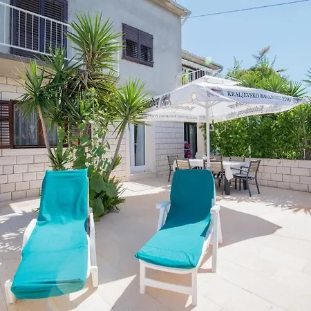 Veve Apartment *