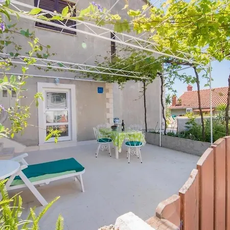 Veve Apartment *